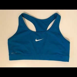 Nike
Pro Classic Mid-Impact Swoosh Sports Bra